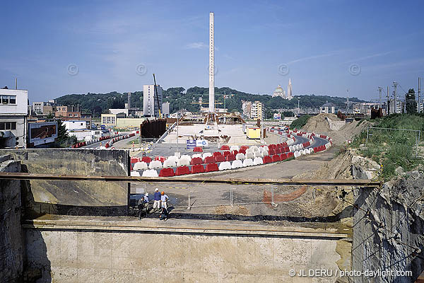Lige, liaison autoroutire E4O-E25